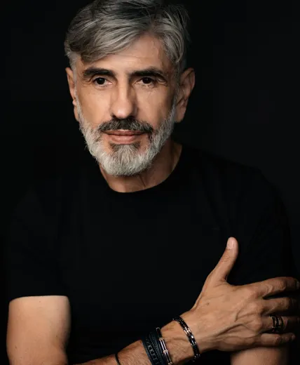 Virgil Tornoreanu — portret de studio